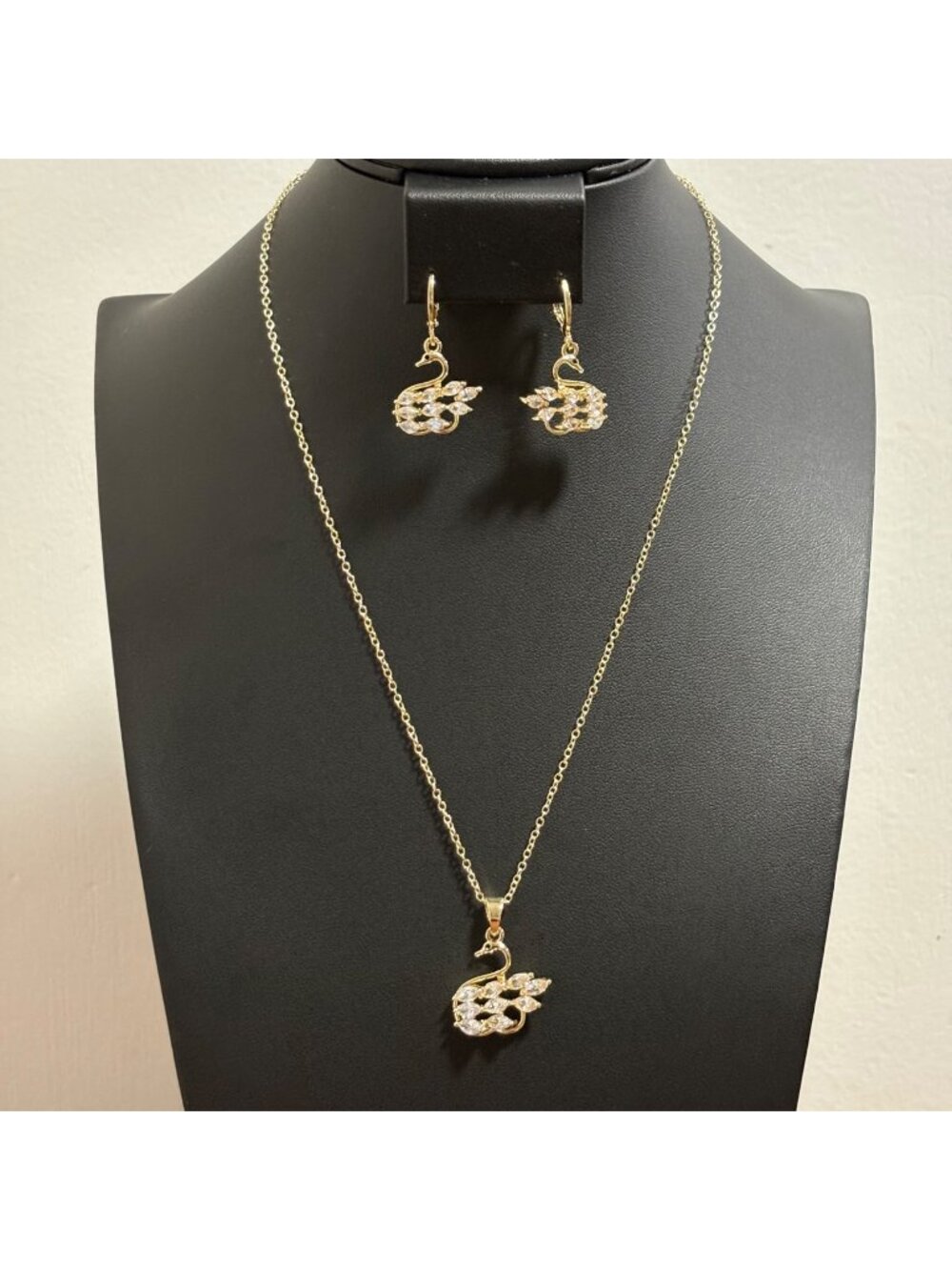 XP Swan Gold-Tone With Clear Crystal Accents Elegant Lightweight & Stylish